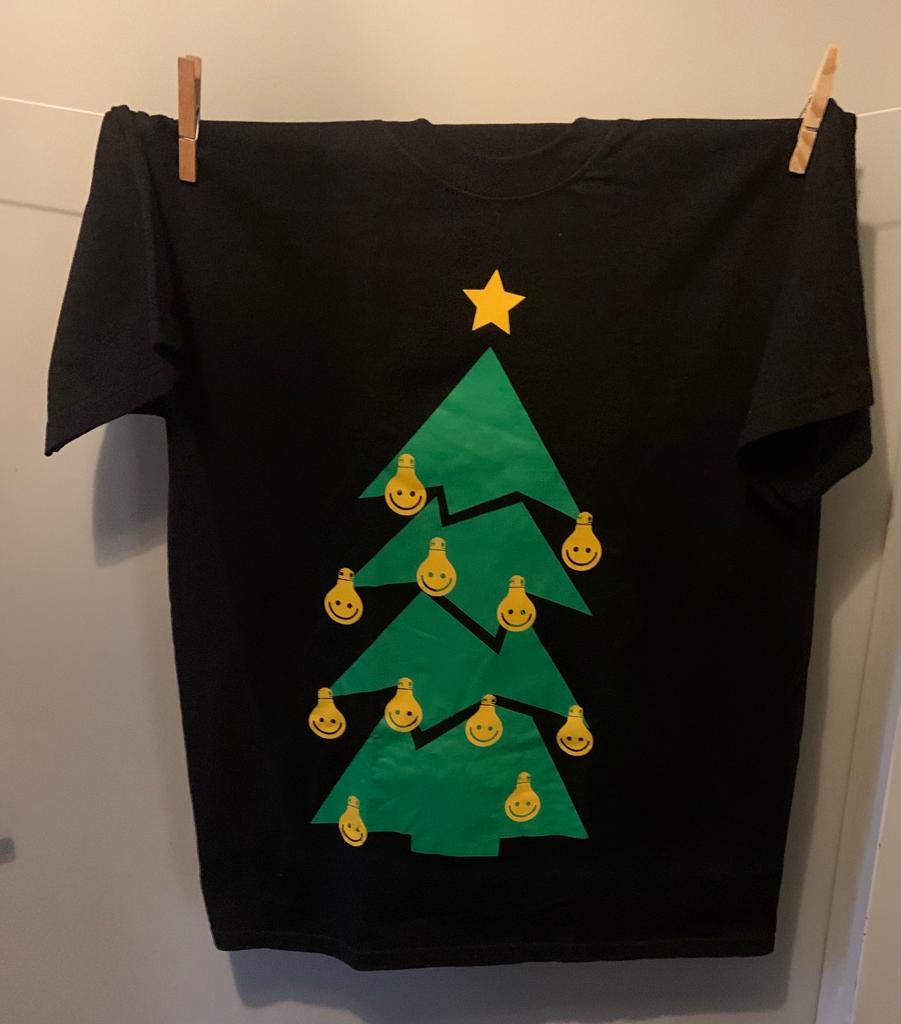 t-shirt zwart met kerstboom