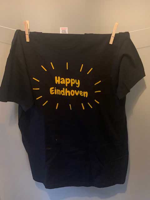 Heren t-shirt Happy Eindhoven zwart met gele opdruk